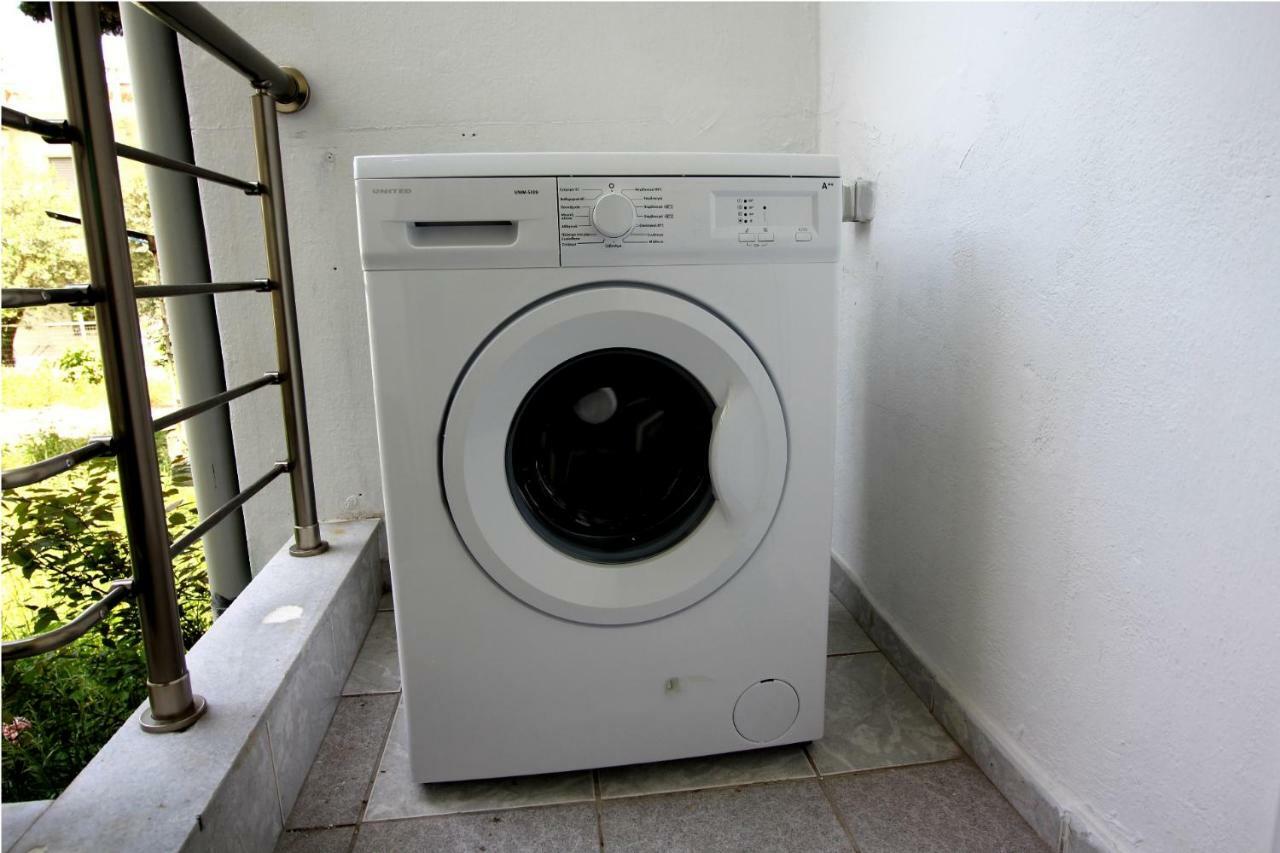 Dimitris Flat Lägenhet Neoi Epivatai Exteriör bild