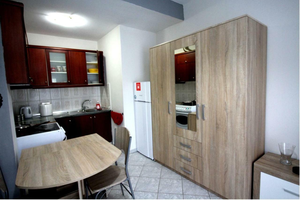 Dimitris Flat Lägenhet Neoi Epivatai Exteriör bild
